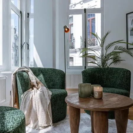 Huswell - Stylish In The Heart Of Lejlighed